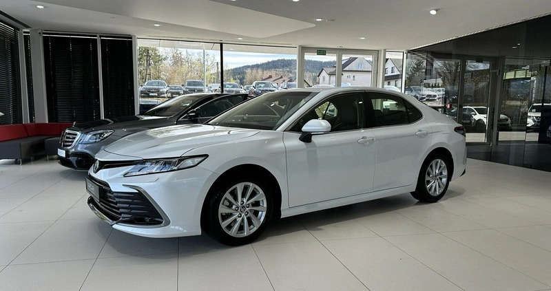 Toyota Camry cena 134900 przebieg: 28148, rok produkcji 2021 z Trzcińsko-Zdrój małe 781